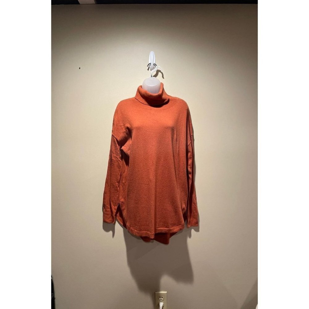 M Chelsea28 Sweater - Picture 1 of 6